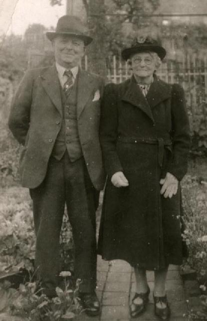 Wm Fred cufflin & Sarah A Gray. Click to enlarge