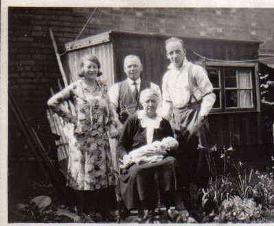 Dorothy, William & Sarah Cufflin with Hughie & Brian McNeill 1933. Click to enlarge